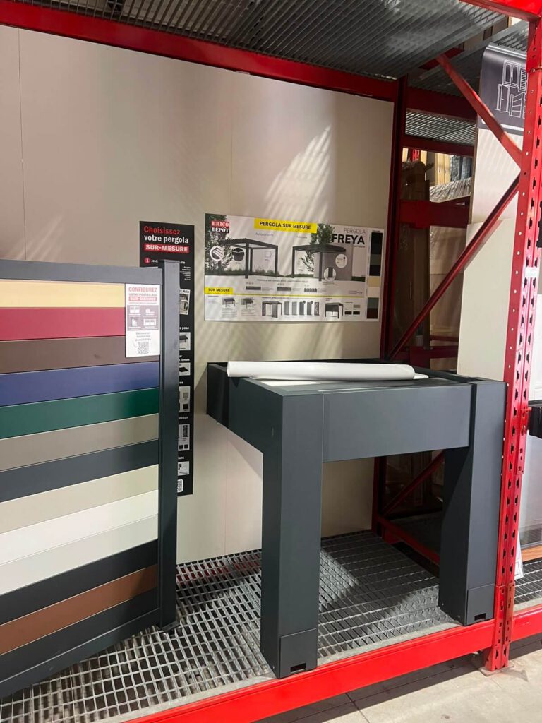 Présentation de pergola sur mesure et nuancier de finitions Brico Dépôt Carsix